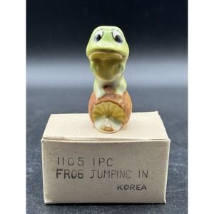 Vintage In Josef Originals Frog Jumping In Miniature Mint In Box With Both Tags